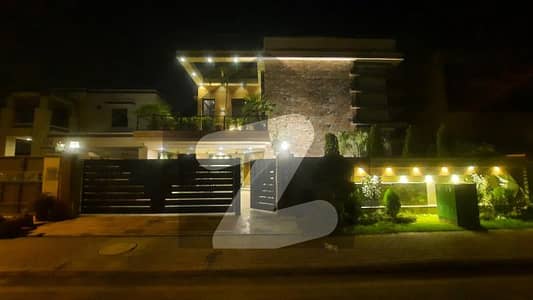 A BEAUTIFUL 1 KANAL HOUSE FOR SALE IN BABAR BLOCK SECTOR A BAHRIA TOWN LAHORE