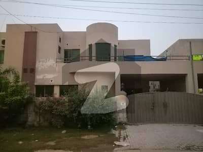 10 Marla House Available For Rent In Askari 10 Sector D Lahore