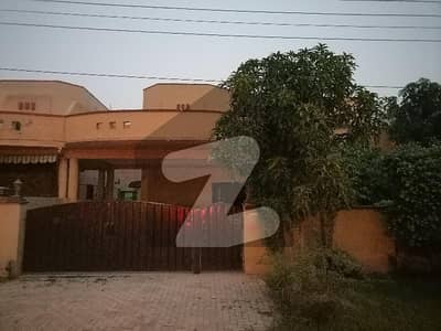 عسکری 10 - سیکٹر ڈی عسکری 10,عسکری,لاہور میں 5 کمروں کا 1 کنال مکان 8.5 کروڑ میں برائے فروخت۔