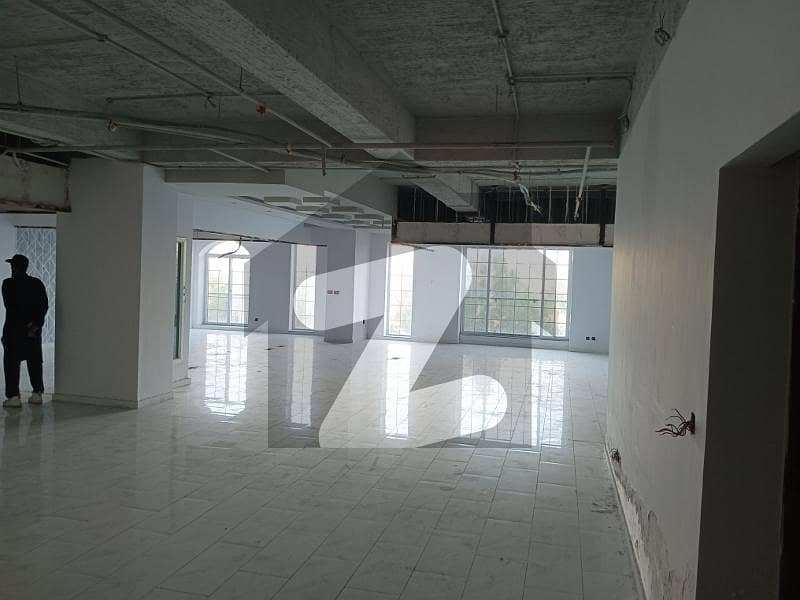 Office available for Rent Gulberg