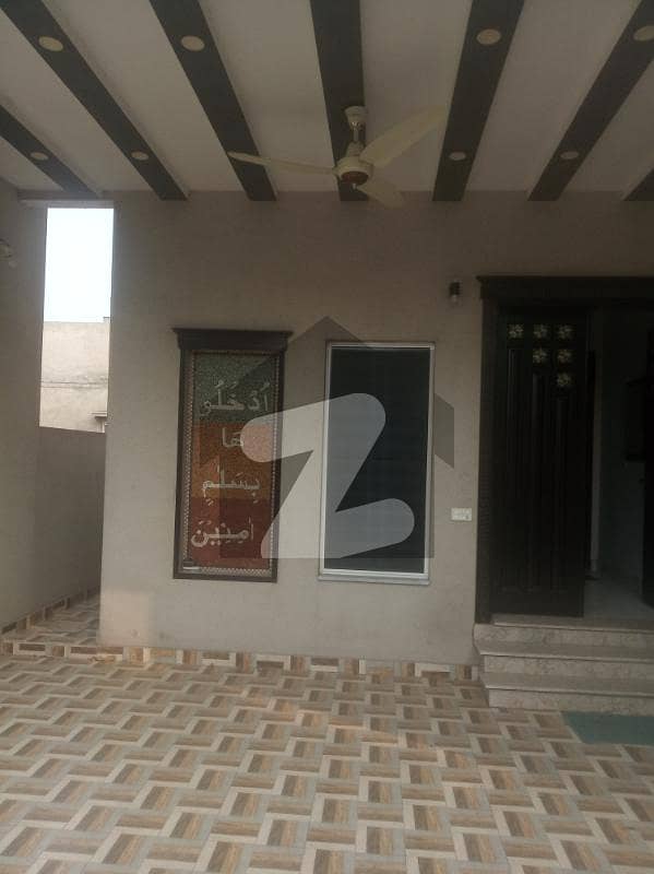 10 MARLA HOUSE AVAILABLE FOR RENT