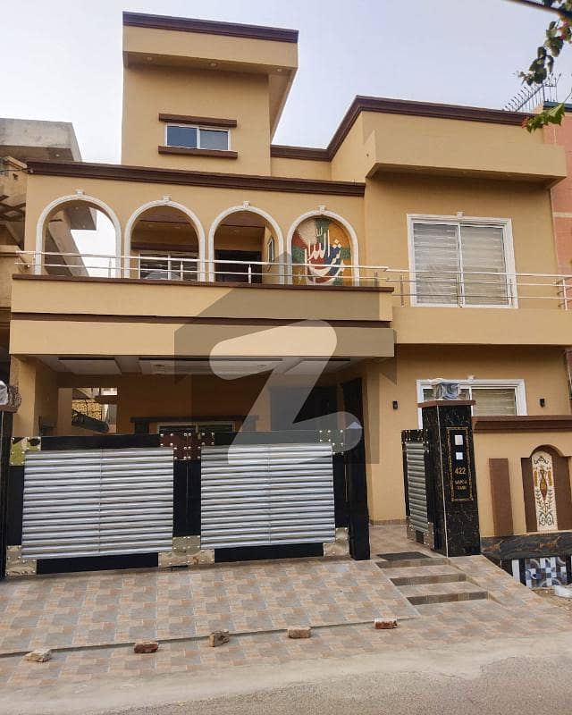 10 Marla Double Unit Brand New Modern House For Sale