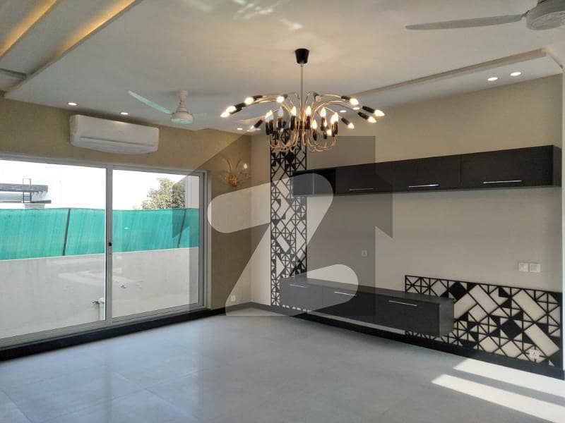 5 Marla SALIGHTLY USED Hot Location Beautifully Designed Modern House for RENT DHA PHASE 7