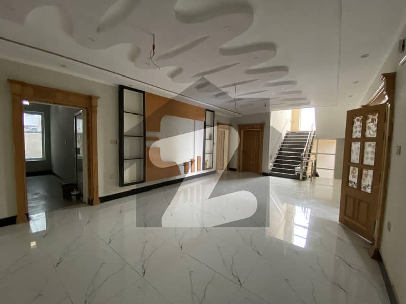 1 Kanal Beautiful Fresh House Available For Sale 1 Kanal Beautiful Fresh House Available For Sale