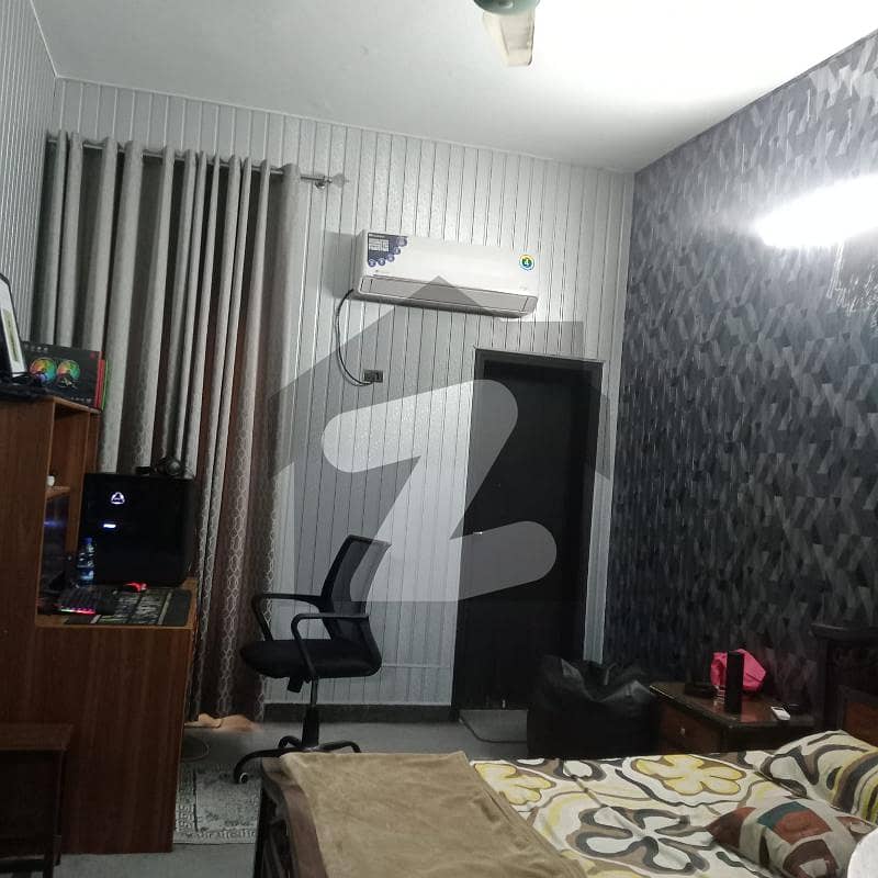 پی سی ایس آئی آر ہاؤسنگ سکیم لاہور میں 4 کمروں کا 5 مرلہ مکان 2.35 کروڑ میں برائے فروخت۔