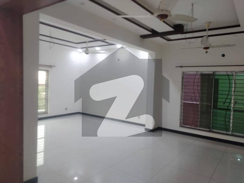 1 kanal brand new upper portion for rent with gas 3 bedrooms