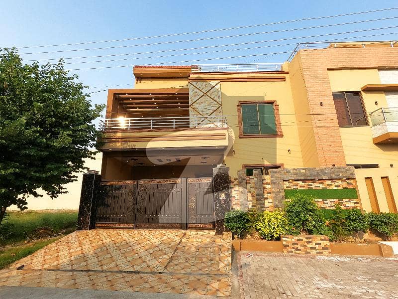 10 Marla House Is Available For Sale In Nasheman-E-Iqbal Phase 2 Block B Lahore