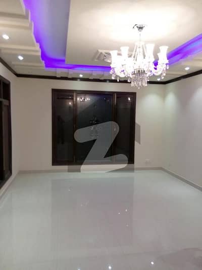 ڈی ایچ اے فیز 7 ڈی ایچ اے ڈیفینس,کراچی میں 1 کنال مکان 10.0 کروڑ میں برائے فروخت۔