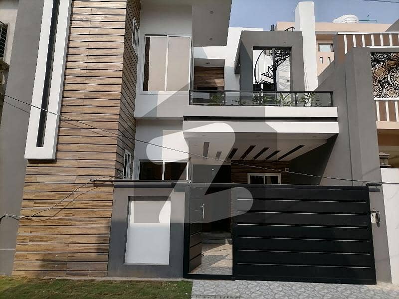 Unoccupied House Of 6 Marla Is Available For Sale In Aimanabad Road