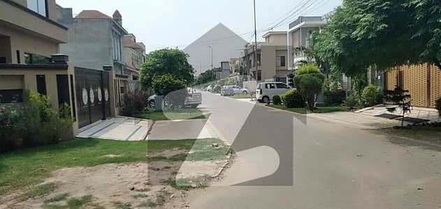 5 Marla Plot With Transfer Free Available For Sale In Overseas Block Park View City Lahore
