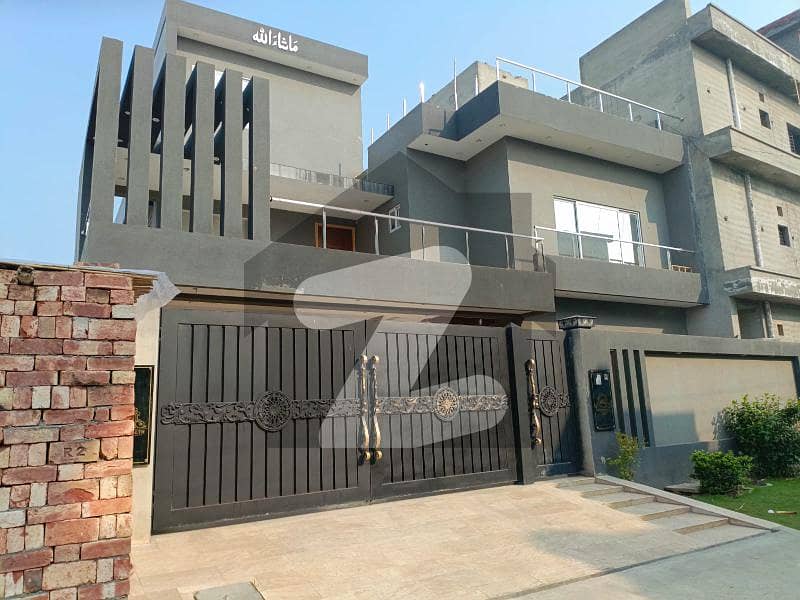 1 KANAL BEAUTIFUL HOUSE AVAILABLE FOR SALE IN PUBLIC HEALTH SOCIETY IN LDA AVENUE 1