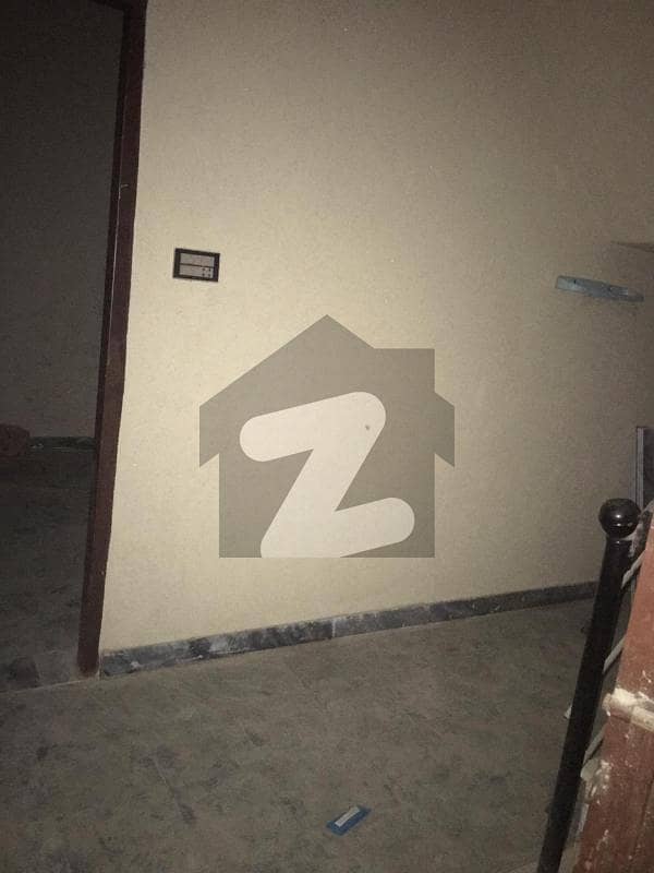 حاجی پورہ روڈ سیالکوٹ میں 2 کمروں کا 1 مرلہ مکان 29.0 لاکھ میں برائے فروخت۔