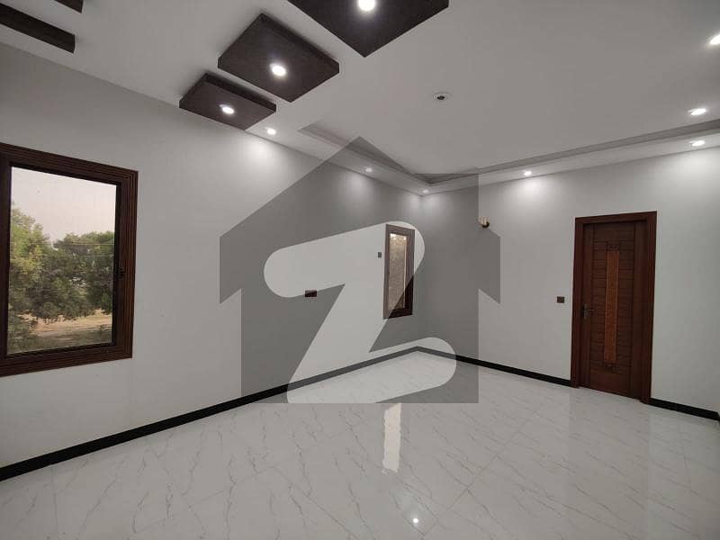 Prime Location 550 Square Feet Office Up For sale In Sharfabad