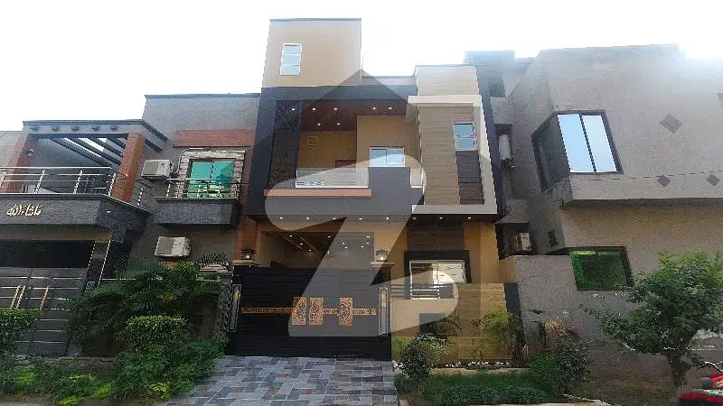 A Well Designed House Is Up For Sale In An Ideal Location In Lahore Medical Housing Society
