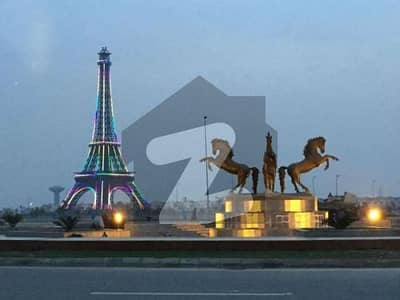 Top Location 10 Marla Plot for Sale in Talha Block, Bahria Town Lahore.