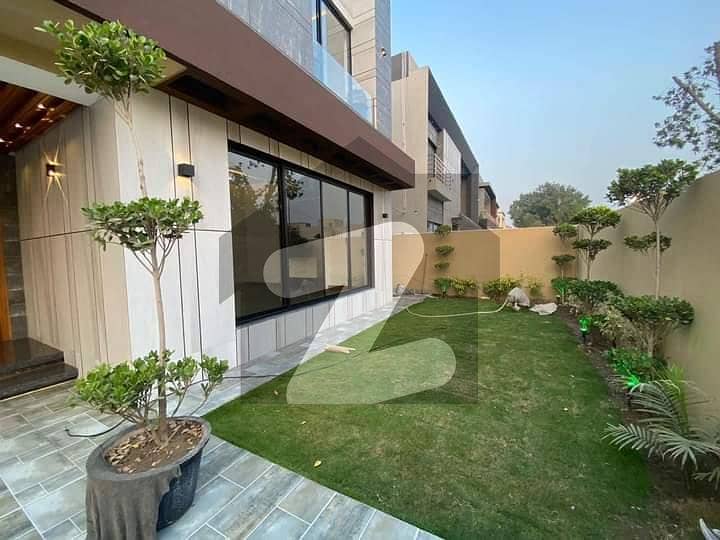 بحریہ ٹاؤن سیکٹر سی بحریہ ٹاؤن,لاہور میں 5 کمروں کا 1 کنال مکان 8.5 کروڑ میں برائے فروخت۔