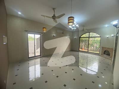 Pak Property & Builder Offers One Kanal House For Rent