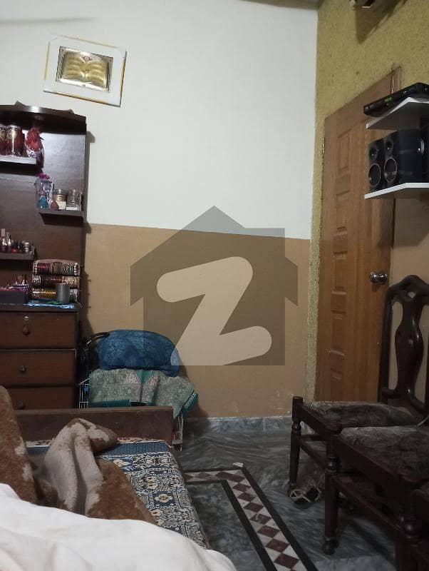 گلریز ہاؤسنگ سکیم راولپنڈی میں 1 کمرے کا 3 مرلہ کمرہ 12.0 ہزار میں کرایہ پر دستیاب ہے۔