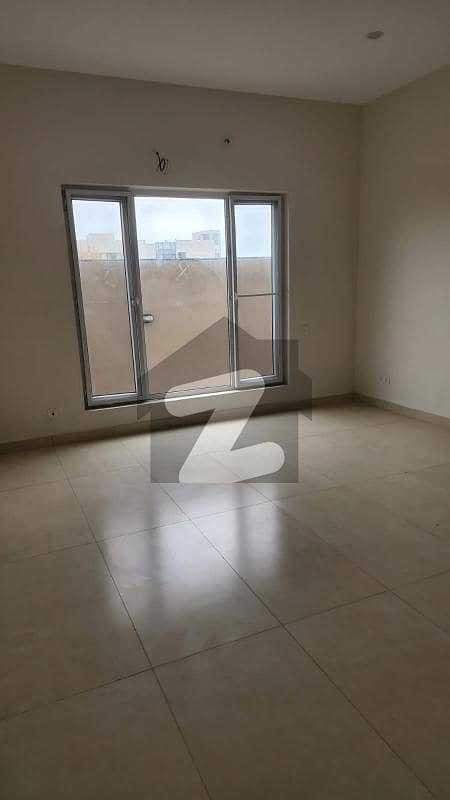 A Prime Location 80 Square Yards Flat Located In Mehmoodabad Is Available For sale