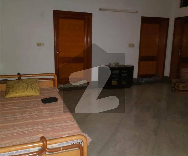 ماڈل ٹاؤن لِنک روڈ ماڈل ٹاؤن,لاہور میں 6 کمروں کا 1 کنال مکان 5.5 کروڑ میں برائے فروخت۔