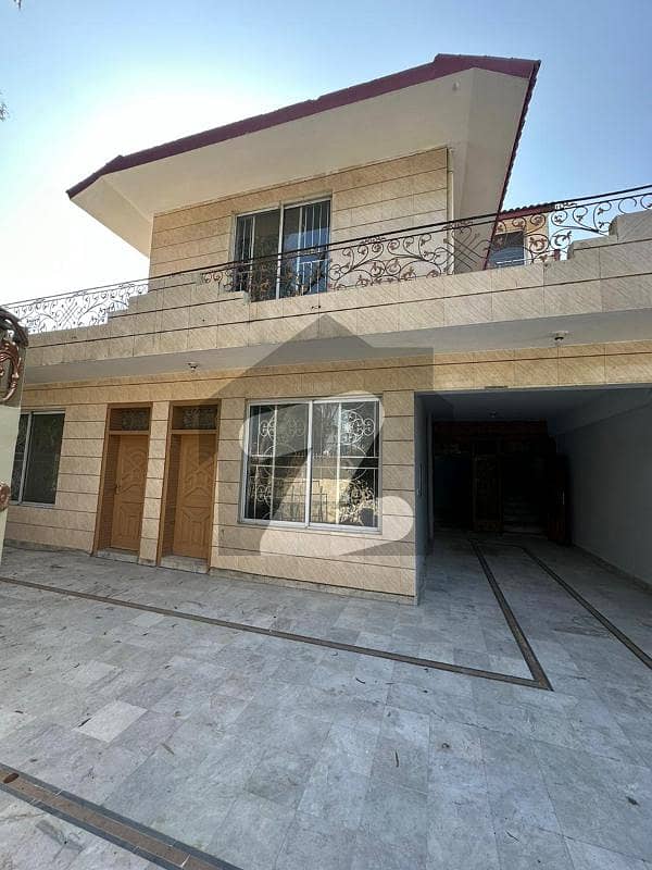 G-10/1.40x80 Corner Double Story House Available For Sale Furnd Open Back Open. Main Roade Location