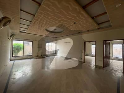 24 Marla (1 Kanal plus) House for rent in Valencia Town A1 sector