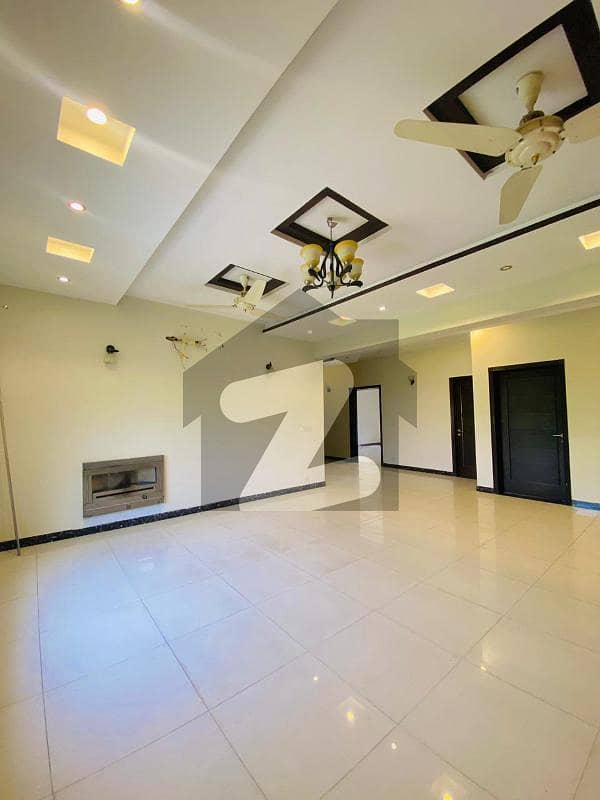 1 Kanal Separate Gate Upper Portion For Rent In DHA Phase 5 Prime Location