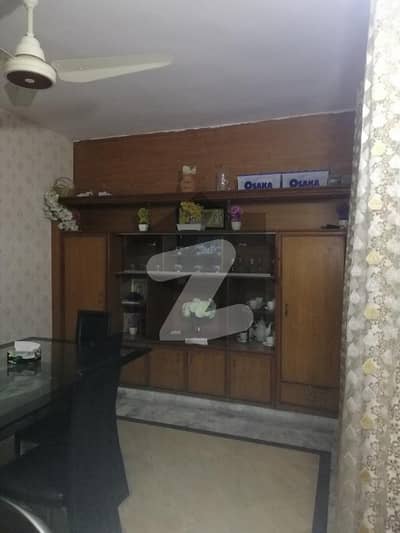 Iqbal Town :10 Marla House For Rent