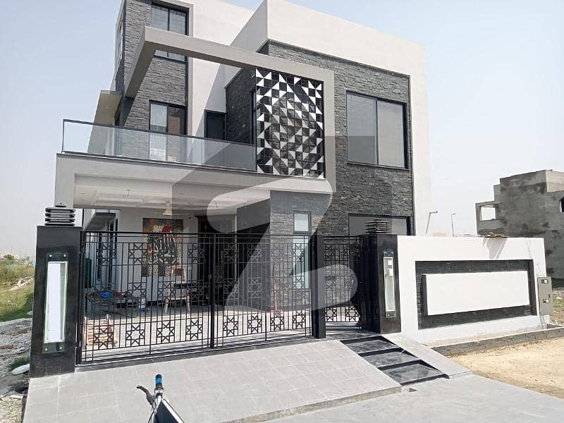 10 Marla Most Beautiful Bungalow For Sale In Green City Lahore