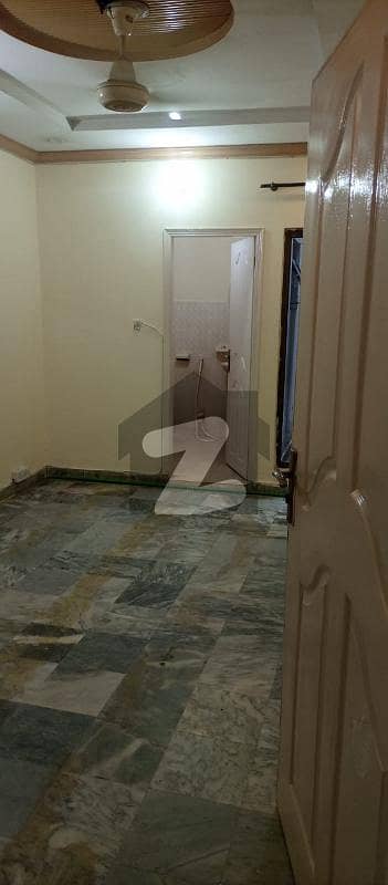 پی آئی اے مین بلیوارڈ لاہور میں 2 کمروں کا 5 مرلہ فلیٹ 37.0 ہزار میں کرایہ پر دستیاب ہے۔