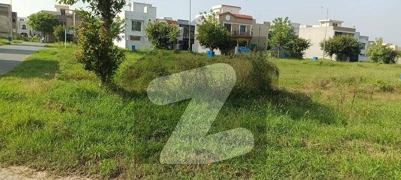 4 Marla Commercial Plot For Sale in Phase 8 Z6 DHA Lahore