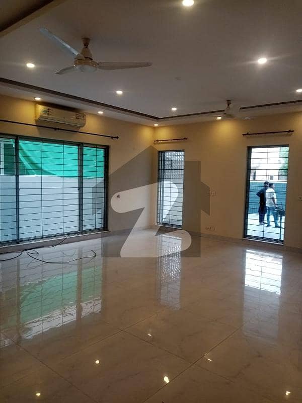 Hot Location 1 Kanal Upper Portion Available For Rent In Dha Phase 4 Block Gg