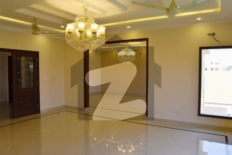 ڈی ایچ اے فیز 8 ڈی ایچ اے ڈیفینس,کراچی میں 11 کمروں کا 2 کنال مکان 20.0 کروڑ میں برائے فروخت۔