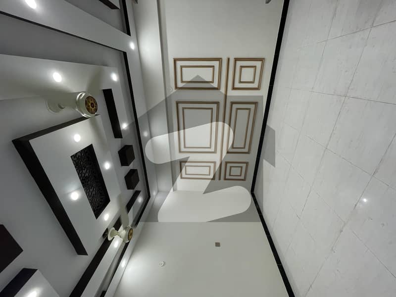 3 Bed Lounge With Car Parking 3 Bed Lounge With Car Parking