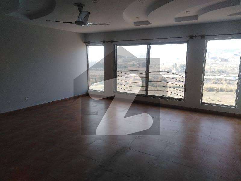 2700 Square Feet Flat available for sale in Askari 5 if you hurry