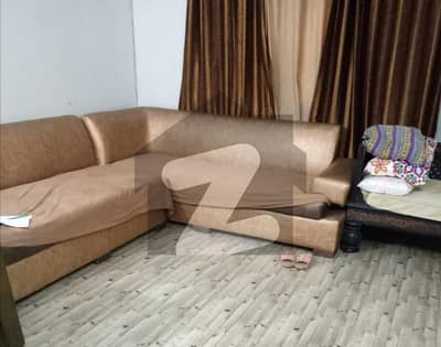 ماڈل ٹاؤن ایکسٹینشن ماڈل ٹاؤن,لاہور میں 3 کمروں کا 5 مرلہ مکان 2.25 کروڑ میں برائے فروخت۔