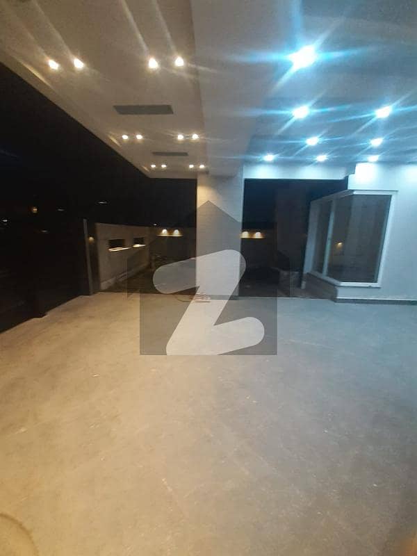 10 Marla Ventilated House For Sale In Abdullah Garden, Canal Road