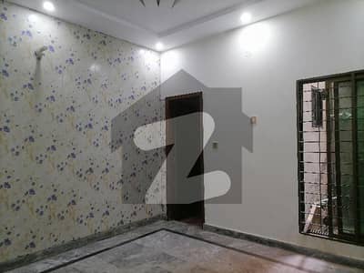 غازی روڈ کینٹ,لاہور میں 3 کمروں کا 2 مرلہ مکان 60.0 لاکھ میں برائے فروخت۔