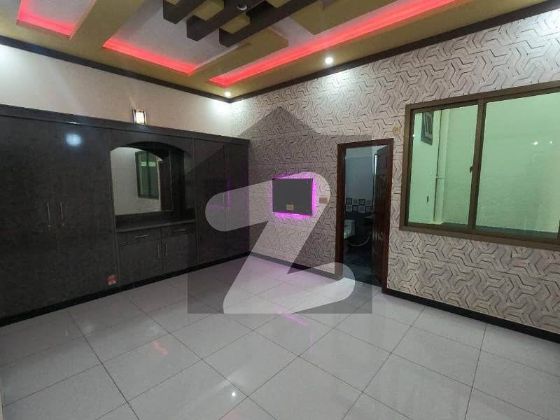 Prime Location In Federal B Area - Block 13 Of Karachi, A 1600 Square Feet Flat Is Available