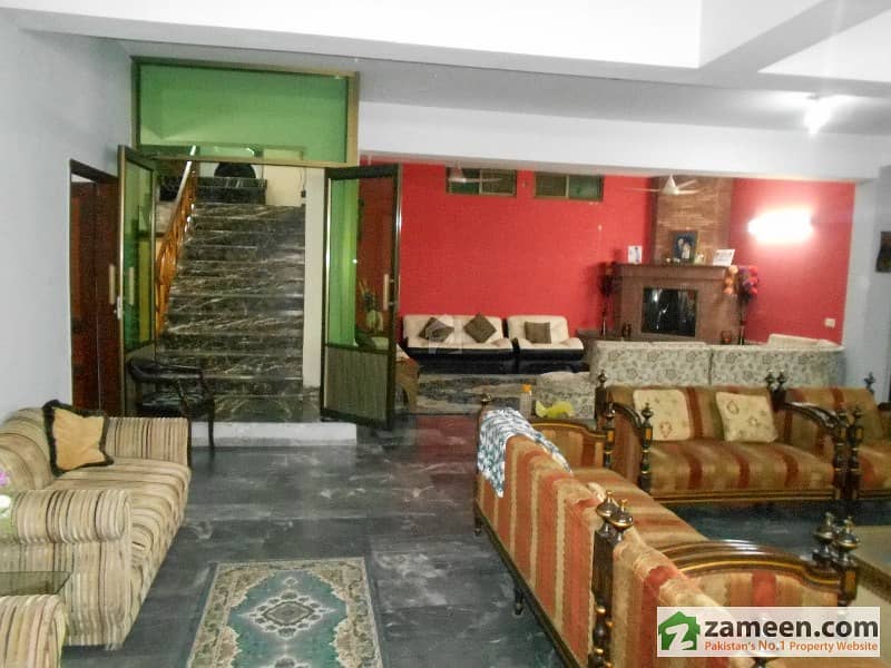 گارڈن ٹاؤن - گارڈن بلاک گارڈن ٹاؤن لاہور میں 5 کمروں کا 1.2 کنال مکان 4.5 کروڑ میں برائے فروخت۔