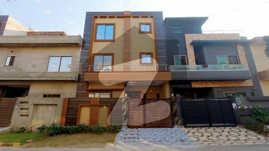 Prime Location House Spread Over 4.1 Marla In Dream Avenue Lahore Available