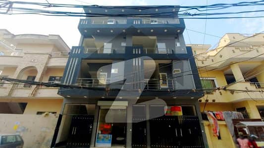 سلطان ٹاؤن لاہور میں 10 کمروں کا 10 مرلہ عمارت 5.25 کروڑ میں برائے فروخت۔