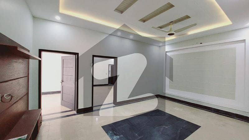 بحریہ آرچرڈ لاہور میں 2 کمروں کا 10 مرلہ زیریں پورشن 45.0 ہزار میں کرایہ پر دستیاب ہے۔