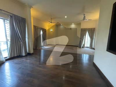 فالکن کمپلیکس فیصل کراچی میں 6 کمروں کا 1 کنال مکان 28.0 کروڑ میں برائے فروخت۔