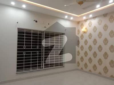 بحریہ ٹاؤن سیکٹر سی بحریہ ٹاؤن,لاہور میں 2 کمروں کا 10 مرلہ زیریں پورشن 57.0 ہزار میں برائے فروخت۔