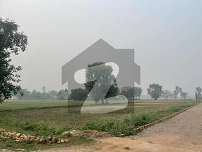 بیدیاں روڈ لاہور میں 9 کنال رہائشی پلاٹ 4.5 کروڑ میں برائے فروخت۔