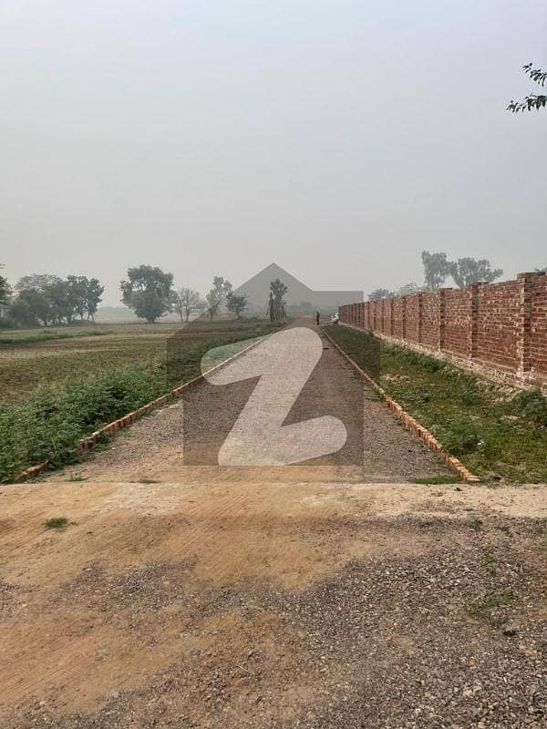 بیدیاں روڈ لاہور میں 18 کنال رہائشی پلاٹ 4.5 کروڑ میں برائے فروخت۔