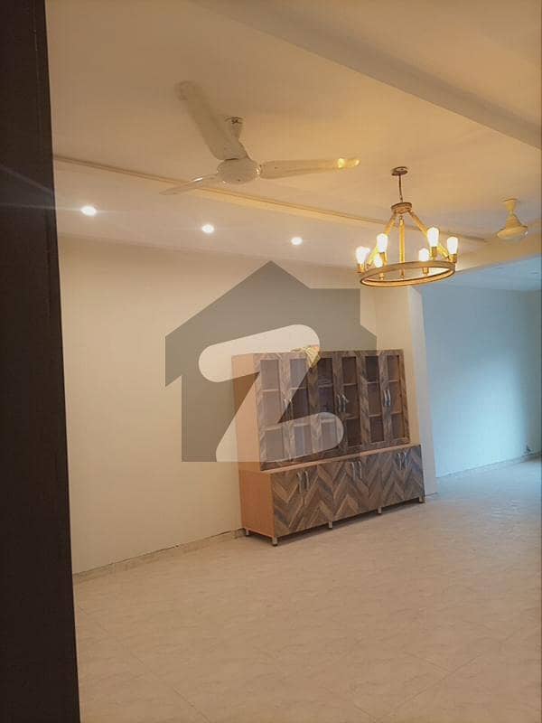 Full house available for rent

6 badroom 7with attached bath
3TV launch
3Kitchen
3DD attached bath 
1car park
 street
Rent demand 3 lac

Please contact for more details and other options or visit our website