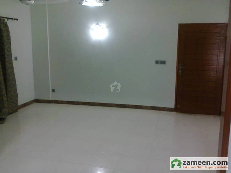 Lavish Ground Floor 3 Bed Drawing Dining Flat For Sale In Block-13-c Gulshan-e-Iqbal