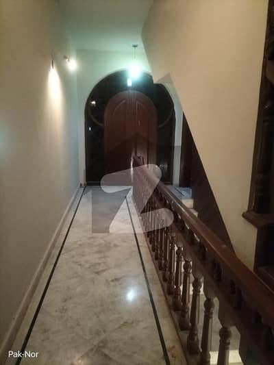 1 KANAL BEAUTIFUL HOUSE FOR RENT ON PRIME LOCATION